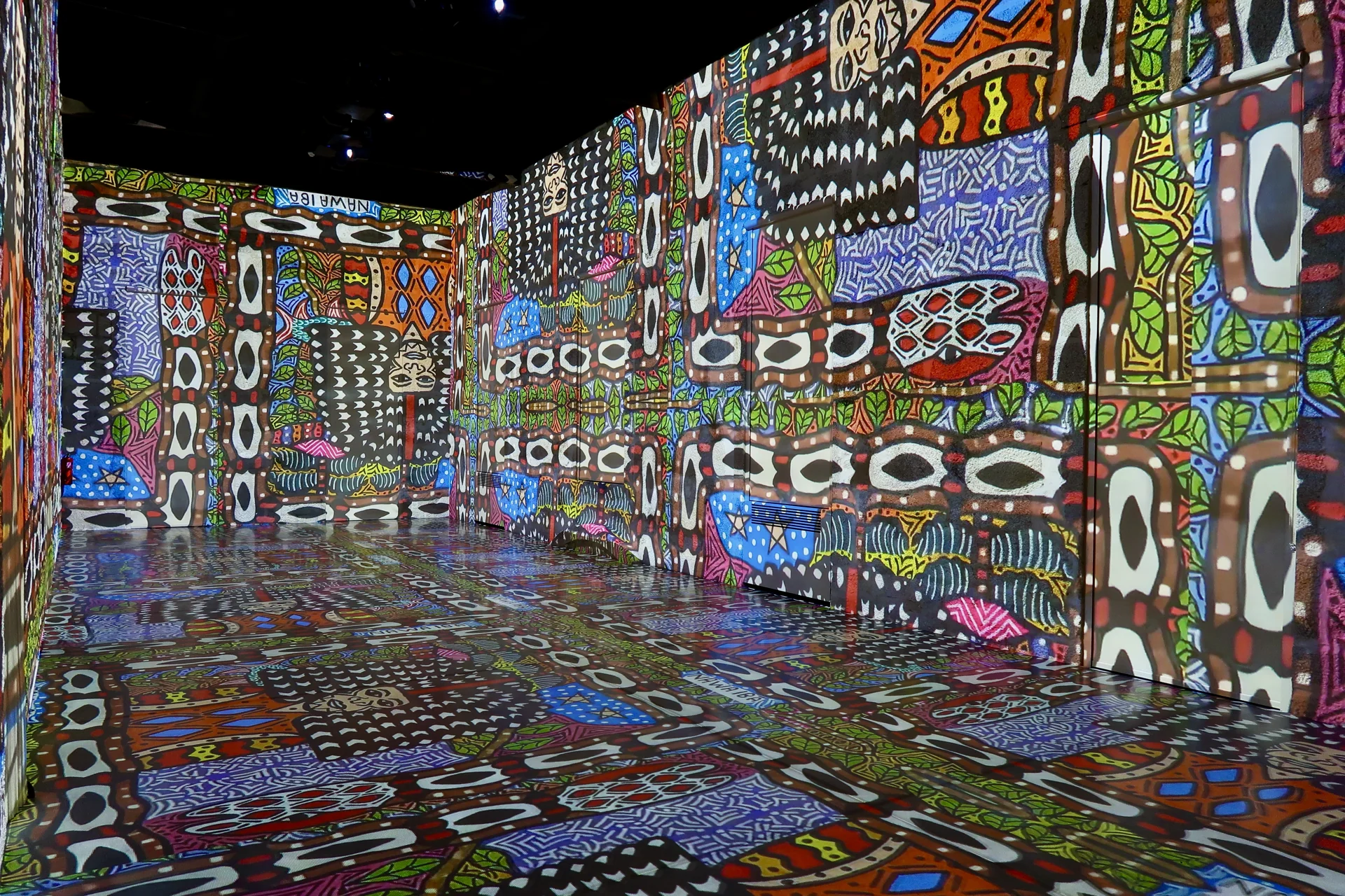 Coletivo Mahku: installation